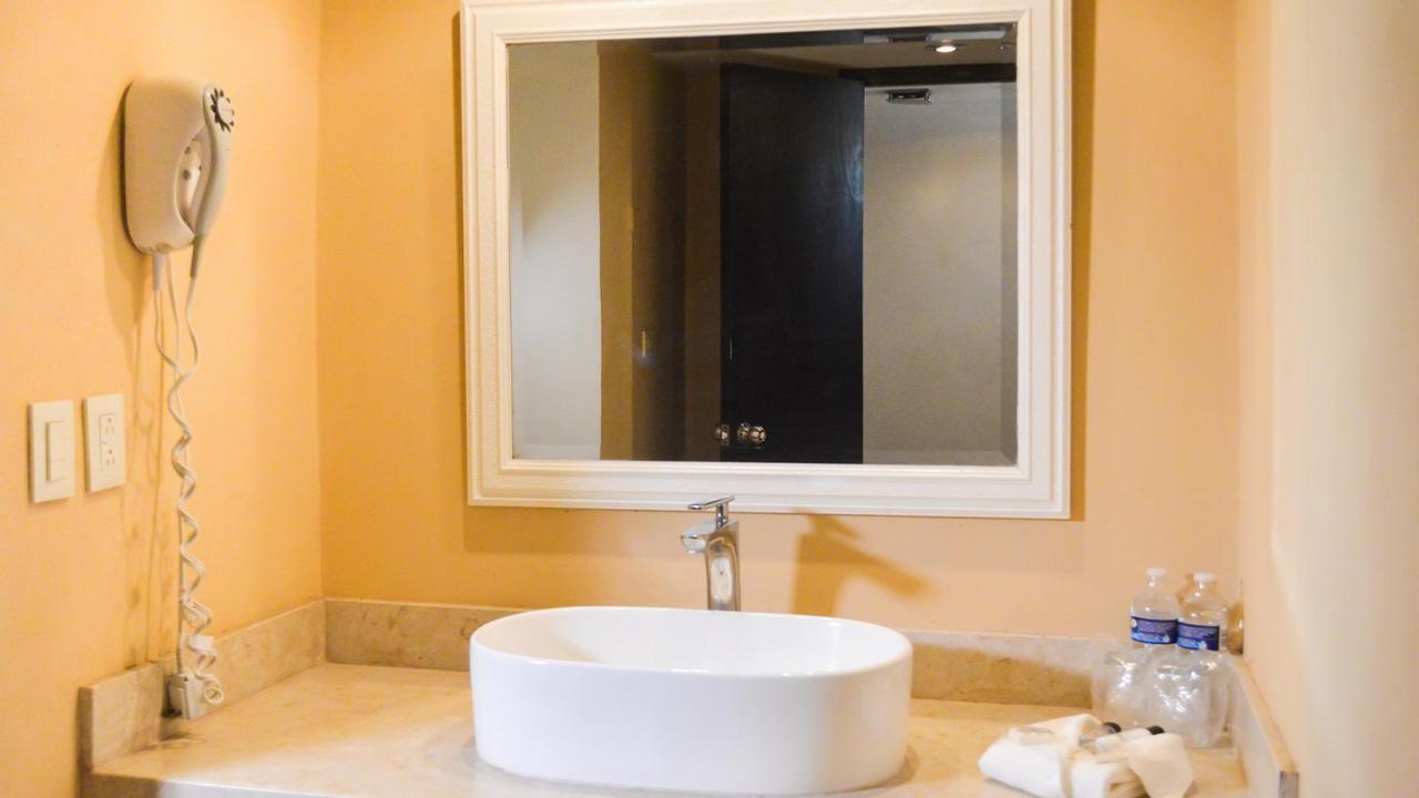 Armida Express Hotel Guaymas Buitenkant foto